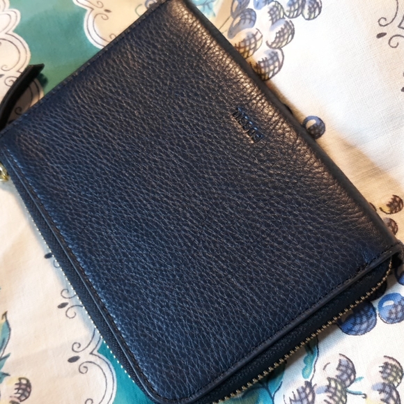 Fossil Vibes Corner Zip Wallet / Passport RFID - Picture 3 of 6